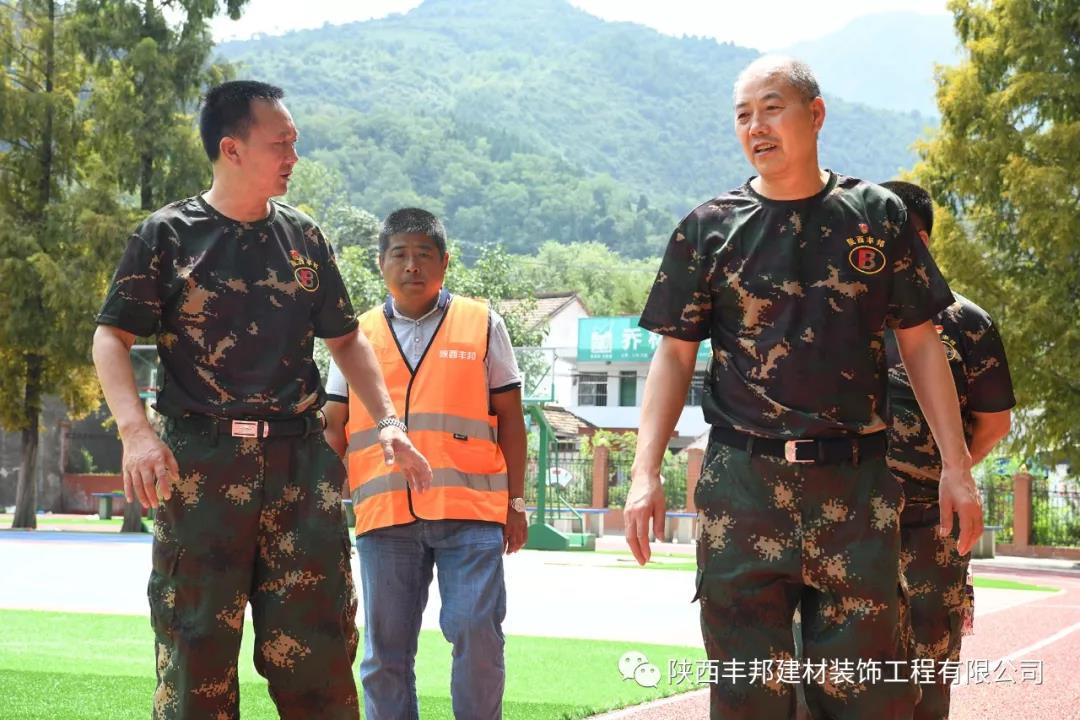 华丽转身，他从阅兵场阔步迈向到祖国建设大舞台！