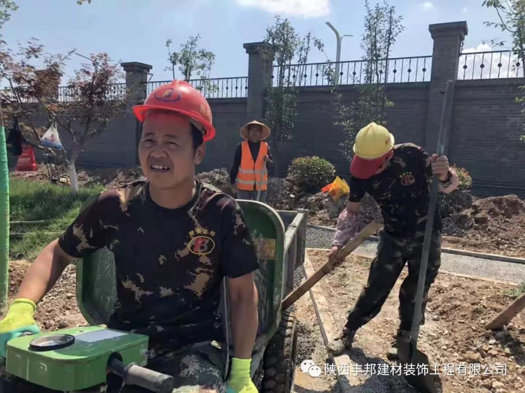 华丽转身，他从阅兵场阔步迈向到祖国建设大舞台！